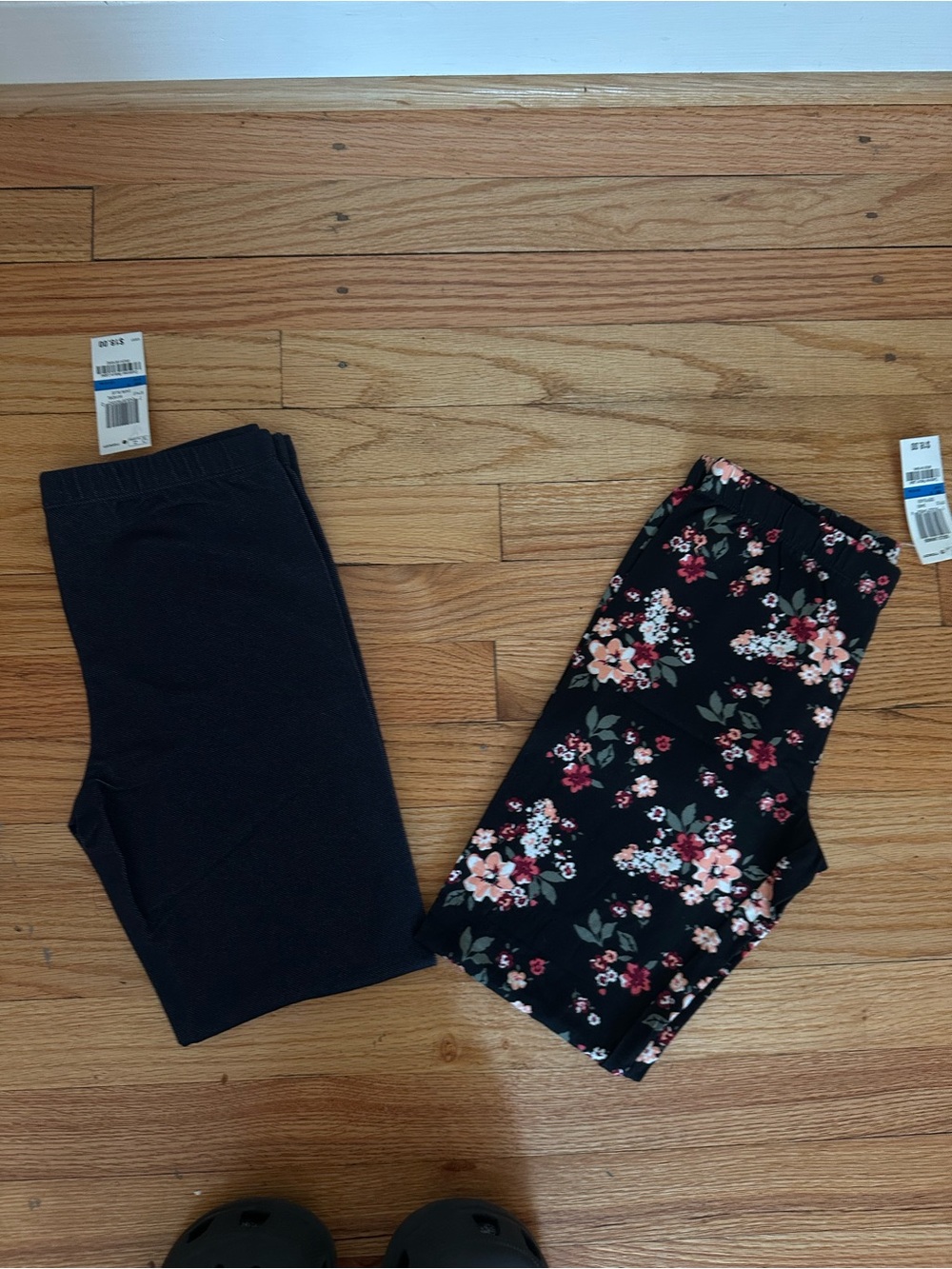 Epic Threads Girls' Black Solid and Black Floral Leggings Set